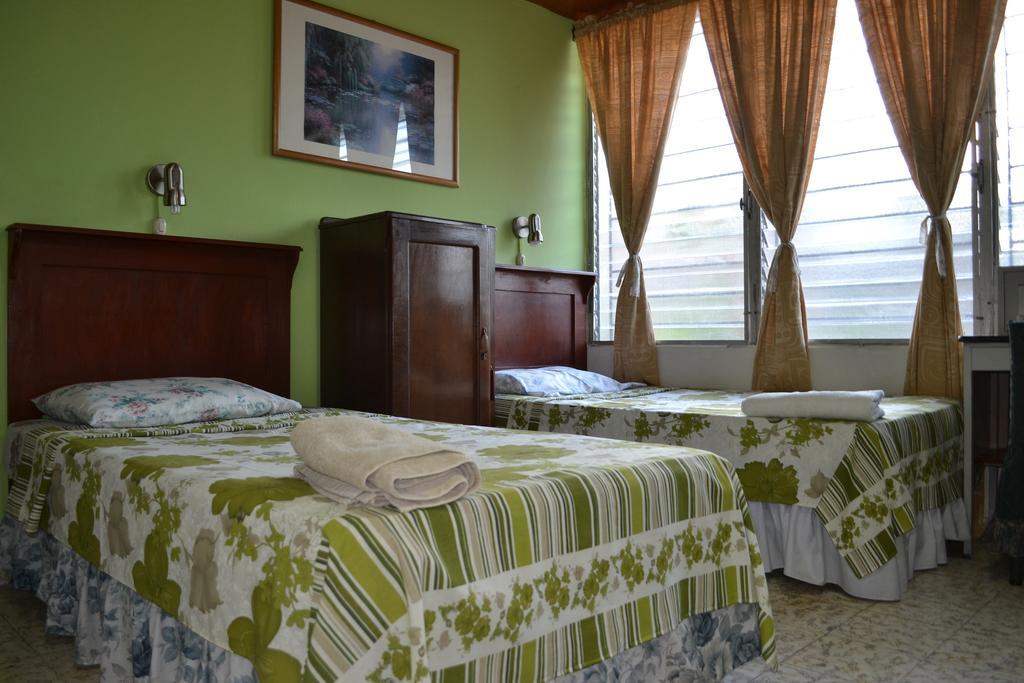 Hotel Oasis San Salvador Oda fotoğraf
